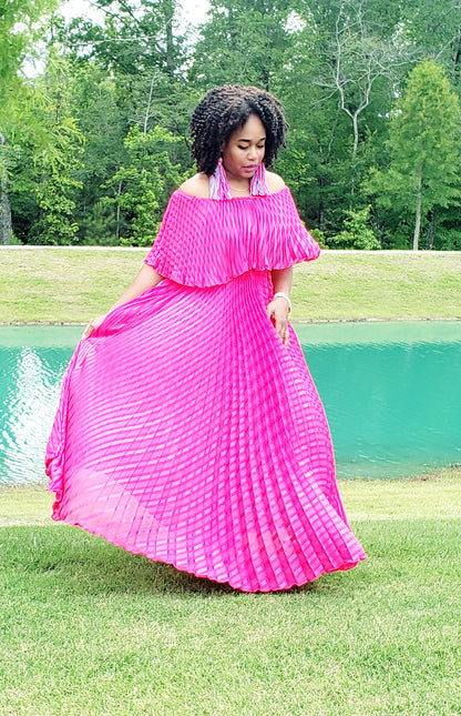 PRETTY POSH- PLEATED MAXI DRESS 
